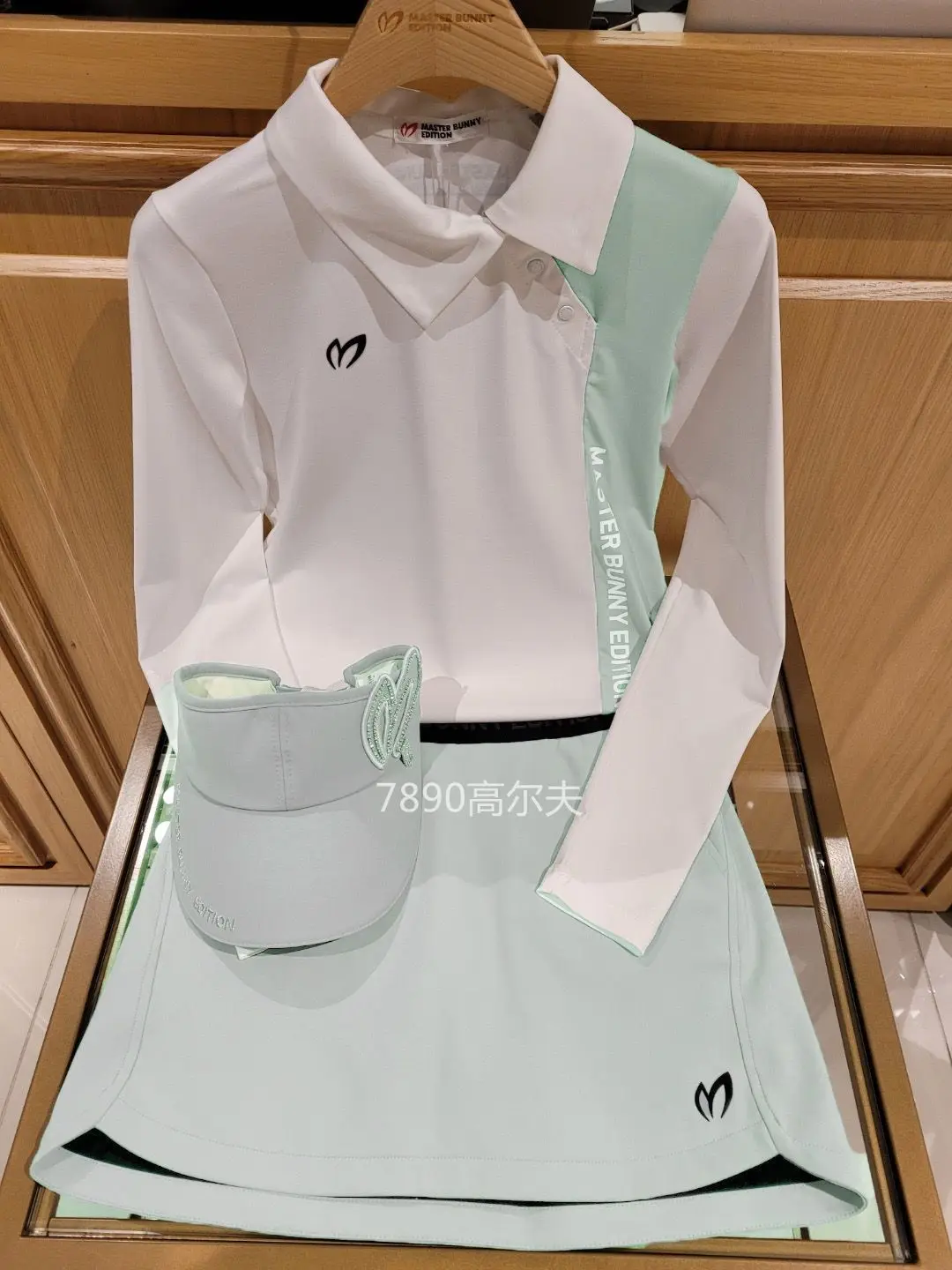 韓国製本格ゴルフ長袖女性用ゴルフウェア 2026年春・秋新作 - Badminton Korea のレビューと価格